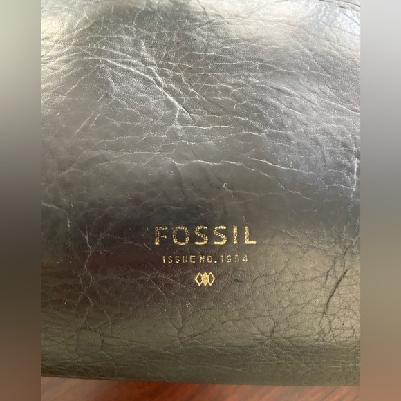 FOSSIL Classic Black Leather Vickery Crossbody Purse Bag with Adjustable Strap - Picture 3 of 11